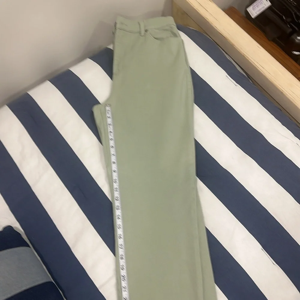 Gloria Vanderbilt Sage denim pants. Used in good condition - Picture 6 of 12